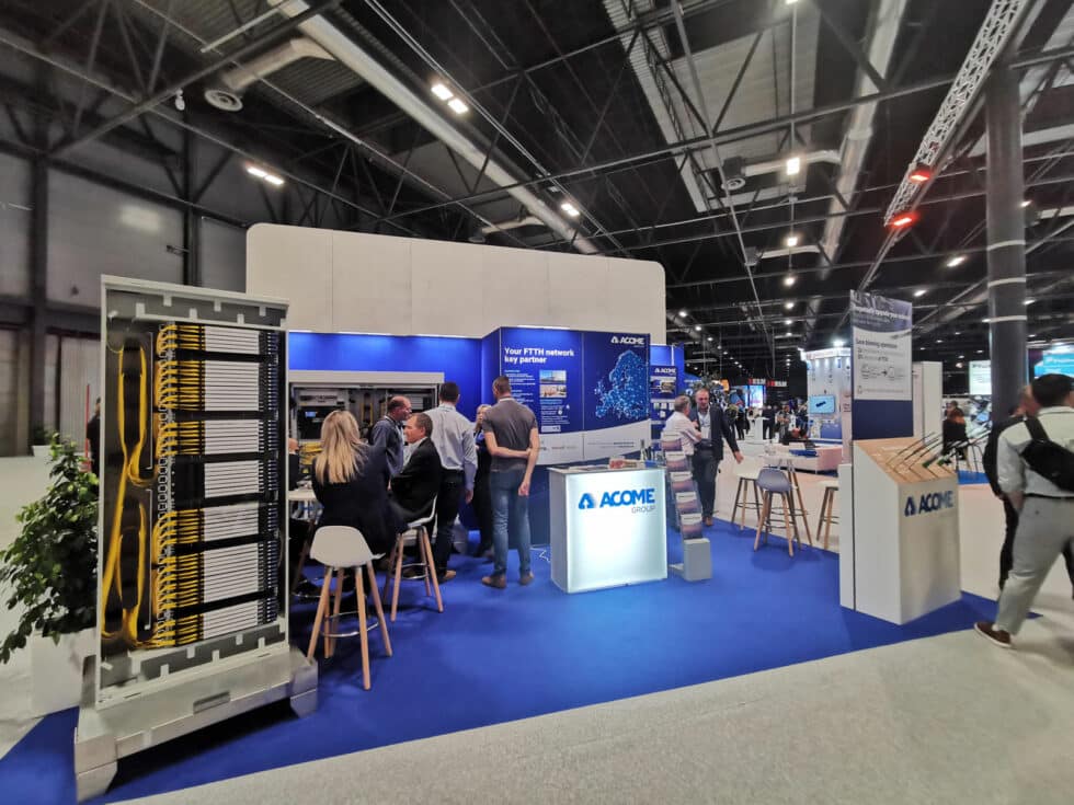 Stand H_Line éclairé - réalisation Adéquat Expo